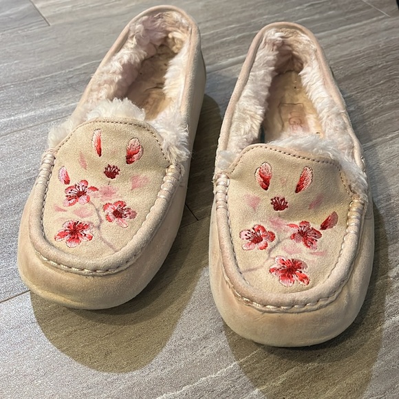 UGG Ansley Blossom Suede Moccasin Slipper - Picture 8 of 12